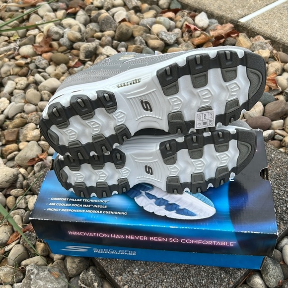 NEW! Skechers D’lites - Picture 3 of 5